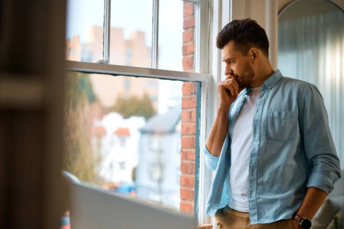 Qué es el ‘síndrome de Simon’, el fenómeno que afecta cada vez a más hombres jóvenes (Foto: Freepik)