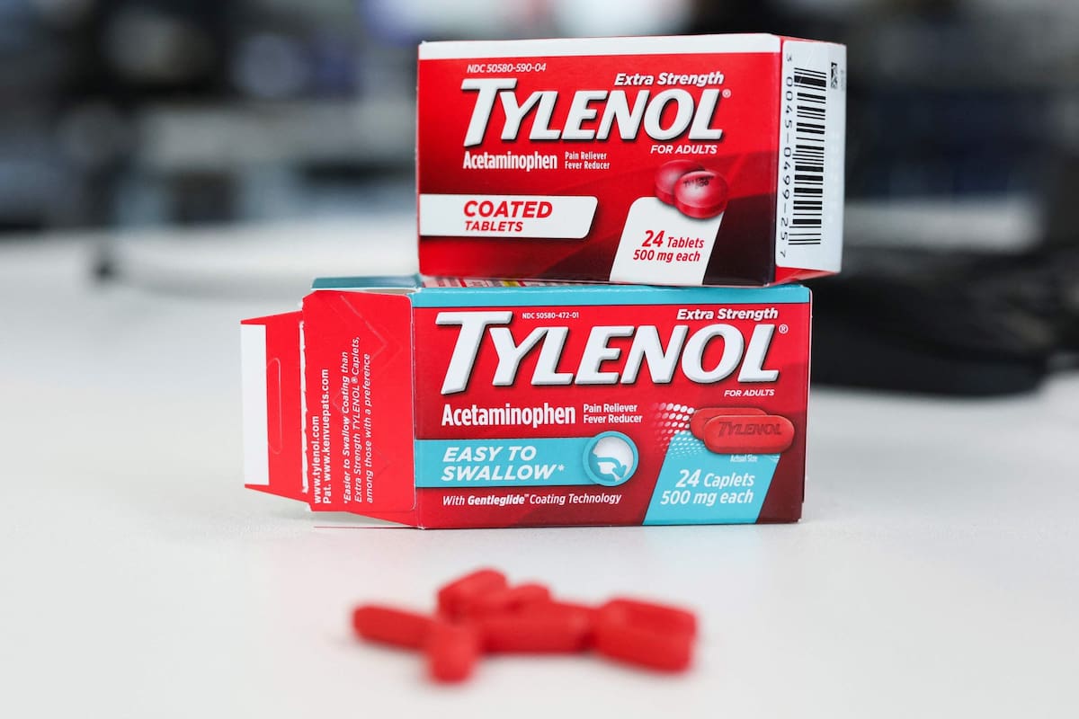 Qué es el Tylenol, el medicamento al que vinculan con mayor riesgo de autismo (Photo by VALERIE MACON / AFP)