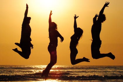 ¿Qué es la felicidad y por qué se la celebra?