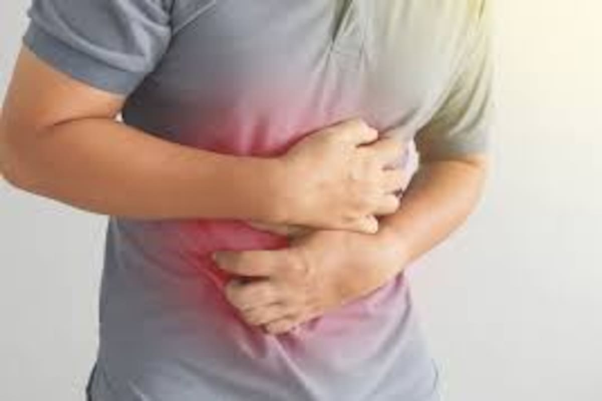 Qué es la gastritis erosiva, el cuadro que sufrió Alberto Fernández en Bali.