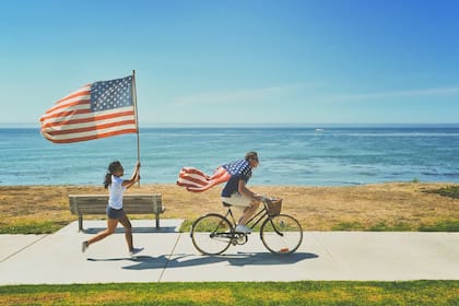 qué pasa con los bancos, los supermercados y los servicios de paquetería en EE.UU.