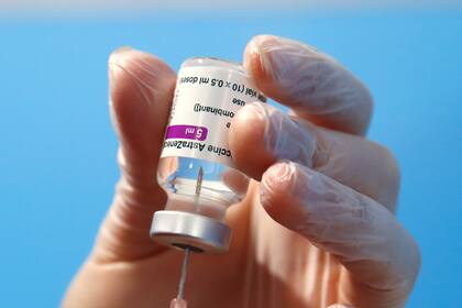 ¿Qué hacer si te falta darte alguna dosis de la vacuna contra el coronavirus? (AP Foto/Alessandra Tarantino)