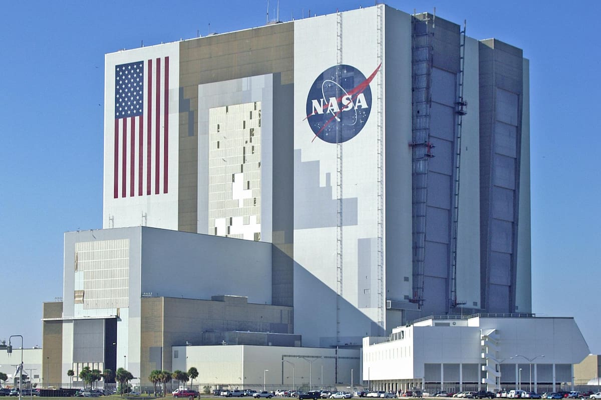 Qué hay detrás de la decisión de la NASA de retrasar la misión Artemis II hasta marzo