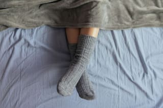 Qué significa dormir con medias
