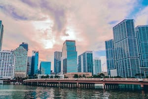 Qué ingresos se precisan para ser de clase media en Florida