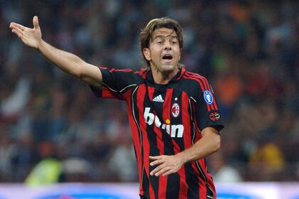 Qué le pasó a Costacurta la primera vez que se enfrentó con Lionel Messi y las diferencias con Diego Maradona