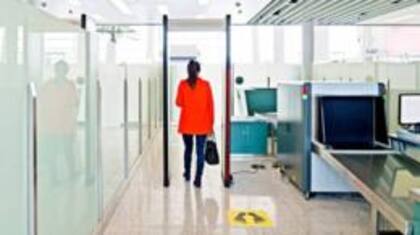 Que los agentes de aduanas encuentren sus medicamentos antirretrovirales, fácilmente reconocibles, continúa causando temor a muchos viajeros con VIH.