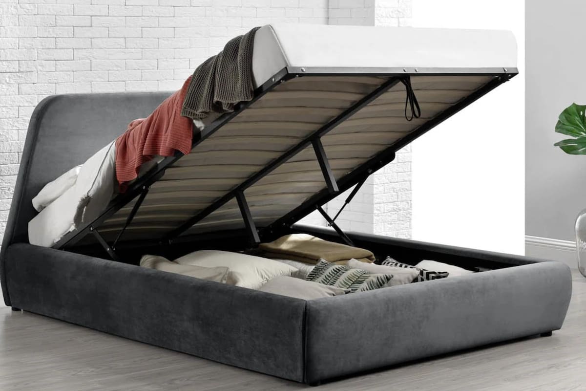 Qué objetos no se deben guardar debajo de la cama