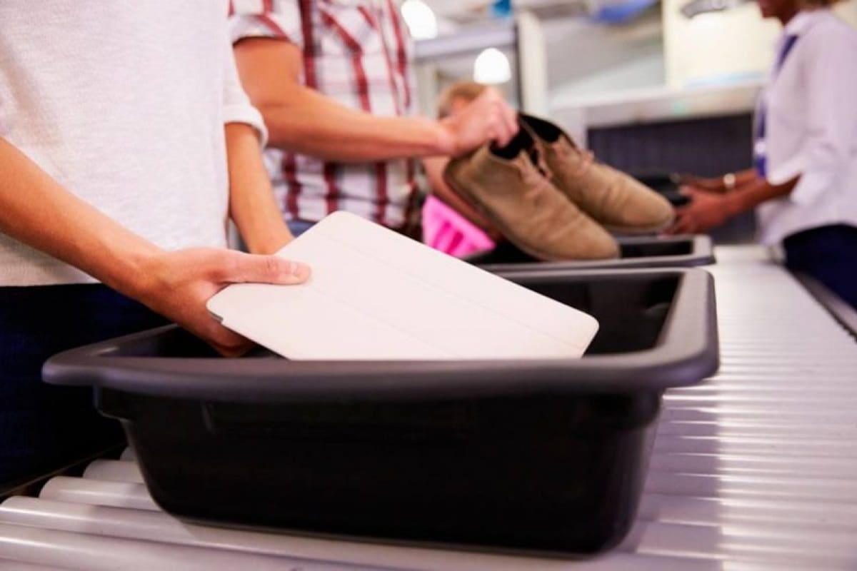 Qué objetos se pueden llevar y cuáles están prohibidos en un avión