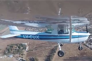 Qué ocurrió con el instructor que se tiró de un avión, según la alumna que iba con él