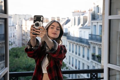 Qué pasará en la cuarta temporada de Emily in Paris