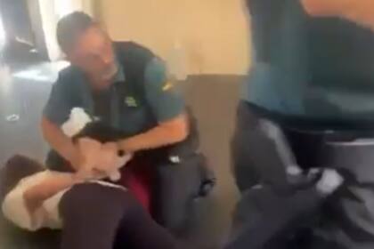 Qué pasó con los adolescentes judíos que bajaron de un avión en España