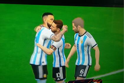 ¡Qué raro está Messi! Acompañado de Otamendi y Pezzella... pero en versión FIFA