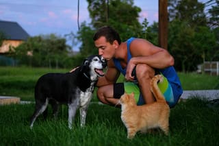 Qué revela el hábito de hablarle a las mascotas como si fueran personas