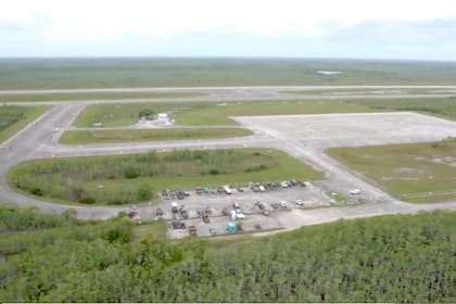 Qué se sabe sobre el "Alcatraz de los Caimanes", el centro de detención de inmigrantes en Florida