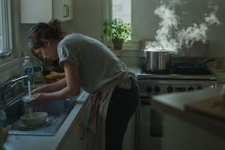 Qué significa cocinar y lavar los platos al mismo tiempo