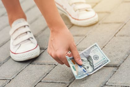 Qué significa encontrar dinero en la calle, según el Feng Shui