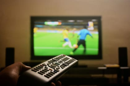 Qué significa poner el volumen del televisor en números pares, según la psicología