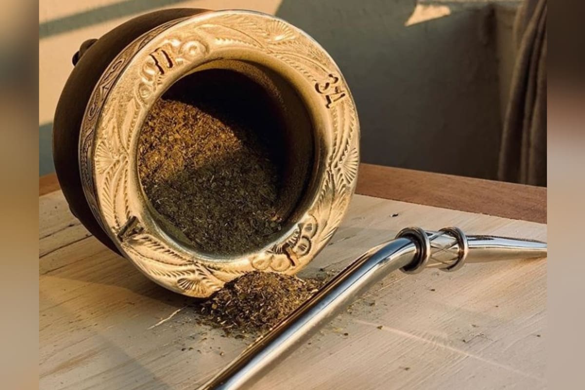 Qué significa que se te caiga la yerba del mate