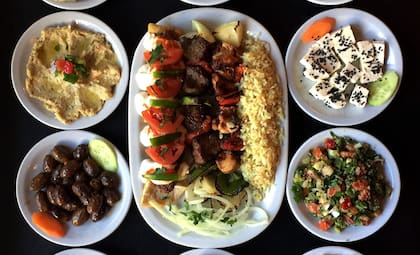 ¿Qué tal una picada armenia para compartir entre varios?