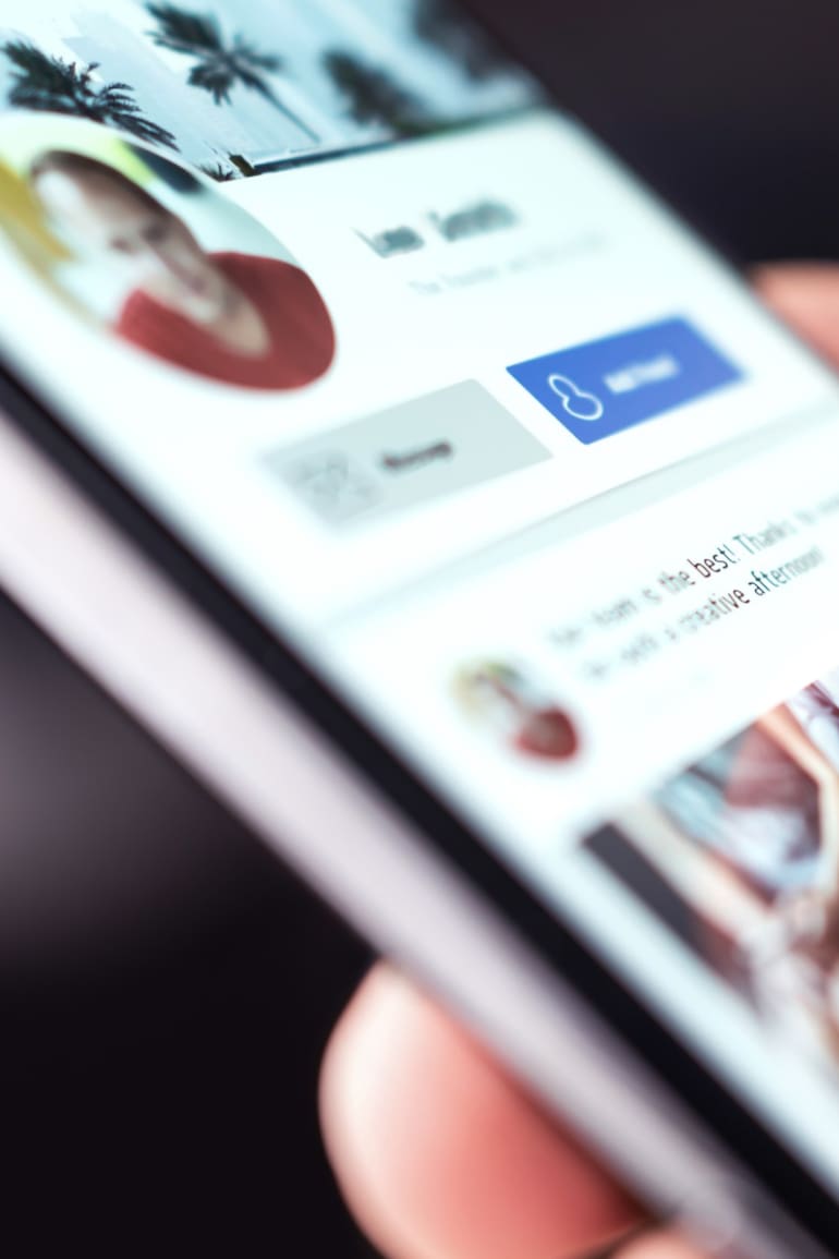 ¿Qué tan común es stalkear al ex?