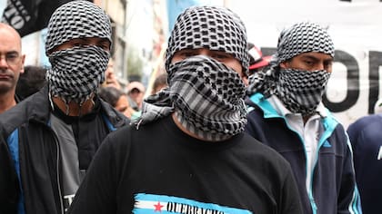 Fragmentado y sin Esteche, Quebracho busca retomar su activismo callejero