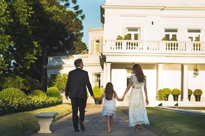 Quedan pocos días de Mauricio Macri, Juliana Awada y sus hijas en la casa, así que aprovechó para mostrar momentos de intimidad