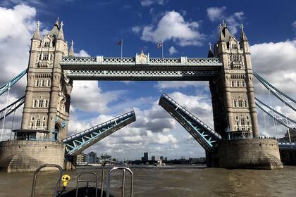 Quedó trabado el mecanismo del famoso Puente de Londres
