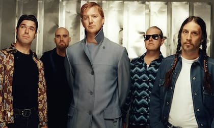 Queens of the Stone Age es una banda de rock alternativo formada en 1997