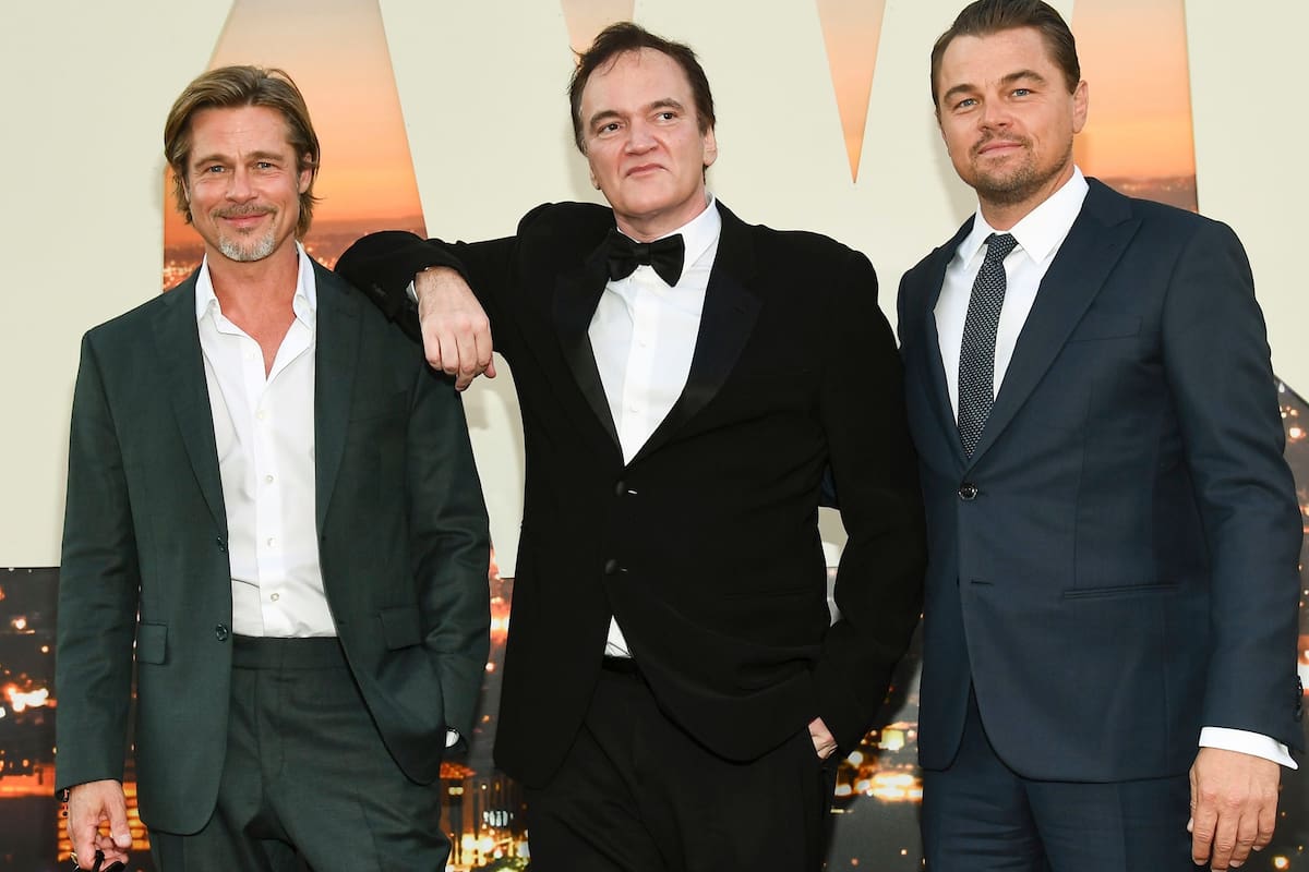 Quentin Tarantino junto a Leonardo DiCaprio y Brad Pitt, protagonistas de Érase una vez... en Hollywood