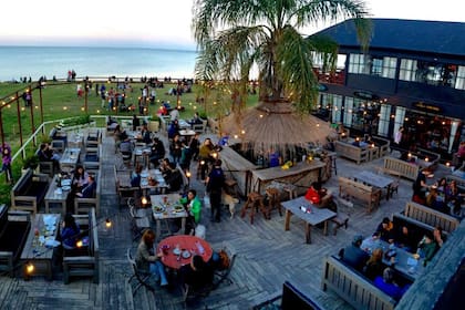 ¿Querés disfrutar tanto de la carta como del entorno cuando salís a comer? Propuestas de Club LA NACION para tenerlo todo.