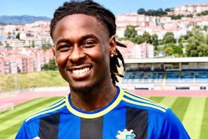 Murió un futbolista portugués tras descompensarse durante un partido