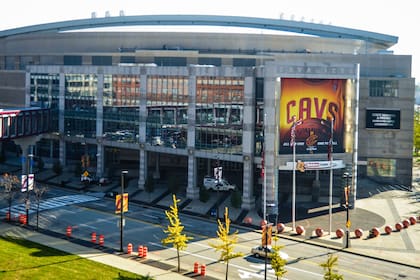 En la NBA, Cleveland recibió en la primera semana de enero un permiso de las autoridades sanitarias de Ohio para ingresar 1900 espectadores por partido, el 10 por ciento de la capacidad total de su arena.