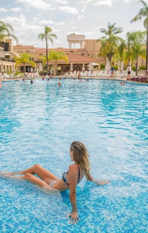 ¿Quién dijo que hace falta viajar fuera del país para disfrutar del formato "todo incluido"? Los Pinos es uno de los resorts locales que demuestran lo contrario.