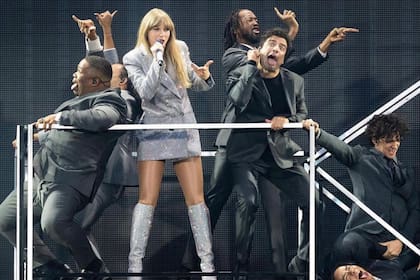 ¿Quién es el bailarín de Taylor Swift que se parece a Chayanne?