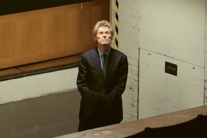 Quién es el director argentino que estrena en Venecia un film con Willem Dafoe como protagonista