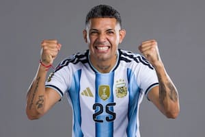 De un pasado como cartonero e irse de River sin debutar a ser titular en el Mundial 2026