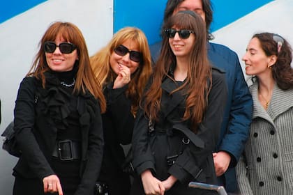 Natalia Mercado (segunda de izq. a der.), la sobrina de la entonces presidenta Cristina Kirchner.