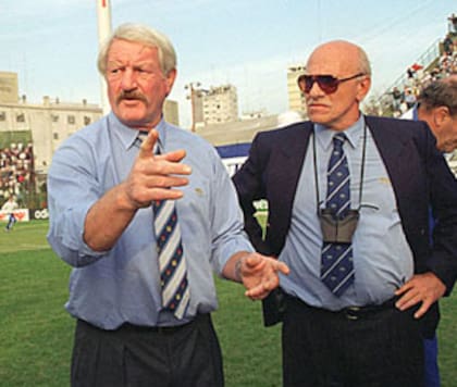 Alex Wyllie y José Luis Imhoff en el estadio de Ferro Carril Oeste; el neozelandés y el argentino convivieron brevemente al comando de los Pumas en 1999.