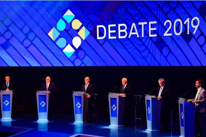 El debate presidencial previo a las elecciones generales del 22 de octubre se lleva adelante este domingo (la imagen corresponde al debate de 2019)