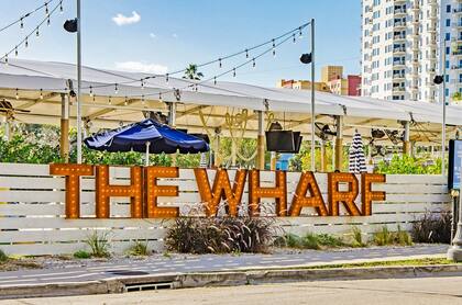 Quienes asisntan a The Wharf, en Miami, podrán disfrutar de bebidas especiales del Día de San Patricio