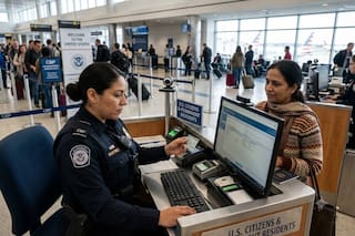 Los residentes permanentes que deben revisar su historial antes de viajar fuera de EE.UU.