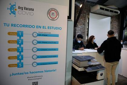 Quienes fueron voluntarios de ensayos de vacunas en el país pueden informar al Ministerio de Salud de la Nación