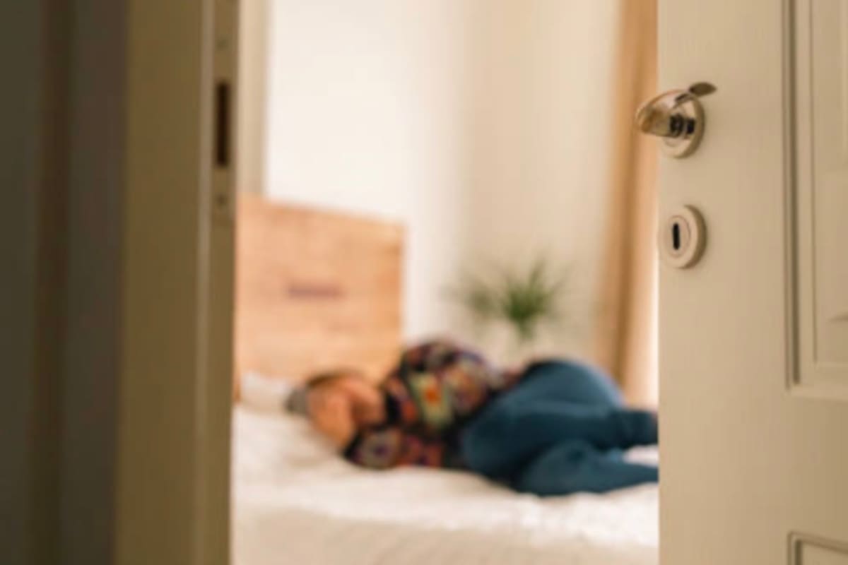 Quienes piensan en irse a la cama sin cerrar la puerta tienden a buscar una sensación clara de protección