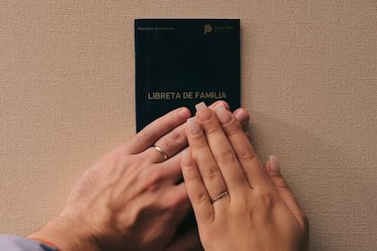 Quienes soliciten el pago de la Asignación por Matrimonio deben presentar la documentación requerida