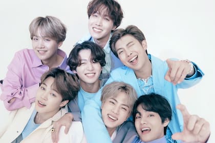 Quiénes son los integrantes de BTS, el grupo que encabeza el regreso más esperado del K-pop