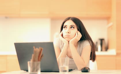 Quienes tienen de TDAH inatento suelen pasar grandes períodos de tiempo laboral procrastinando