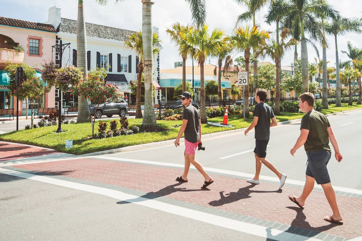 Quienes viven desde hace varios años en este lugar, recomiendan a los recién llegados conocer la comunidad antes de opinar