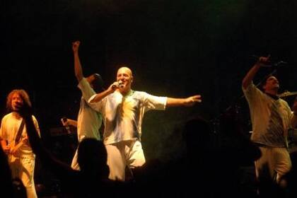 QUILMES ROCK 2004 , EN LA PROVINCIA DE SALTA, EN LA TOMA BERSUIT VERGARABAT_17_9_04