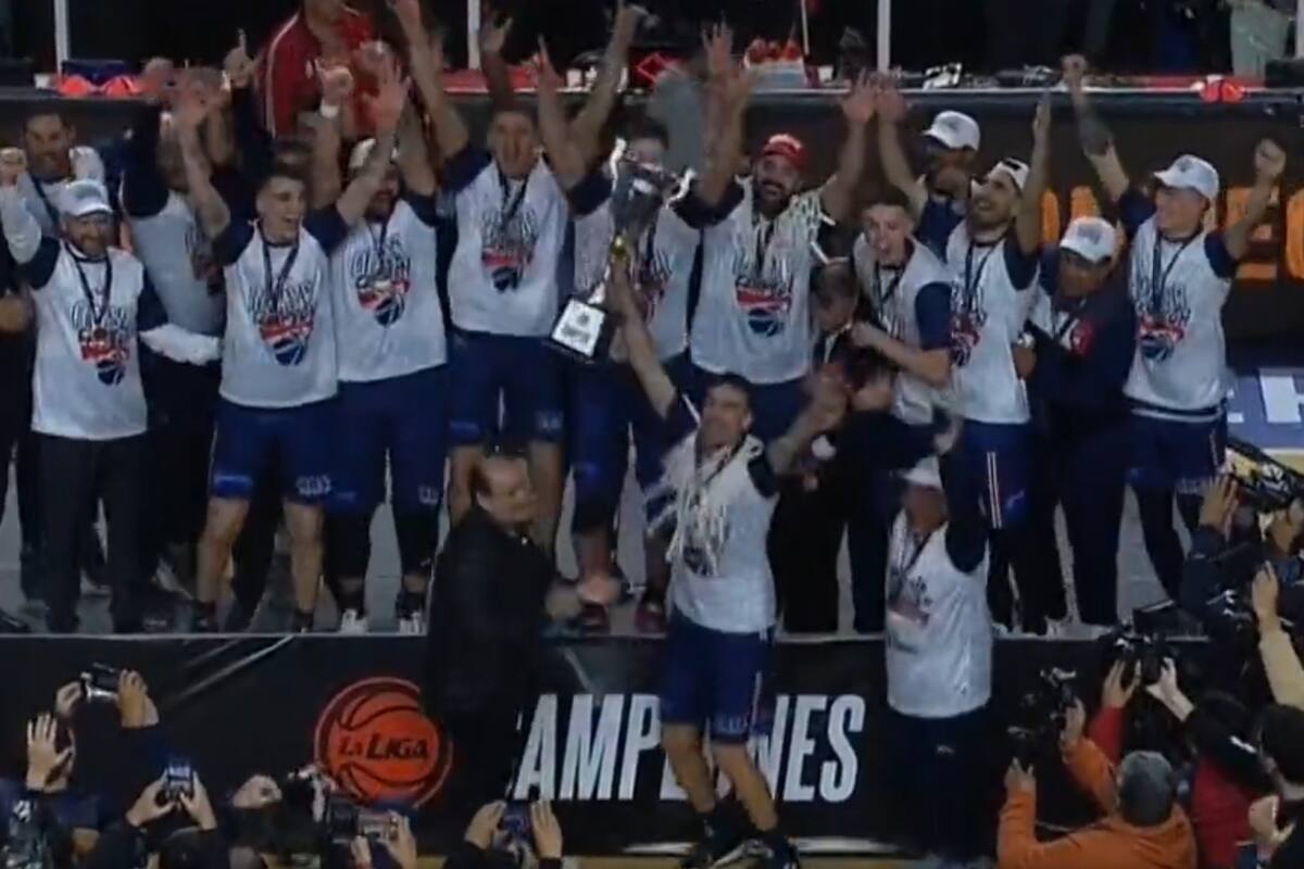 Quimsa celebra el título de la Liga Nacional de Básquetbol